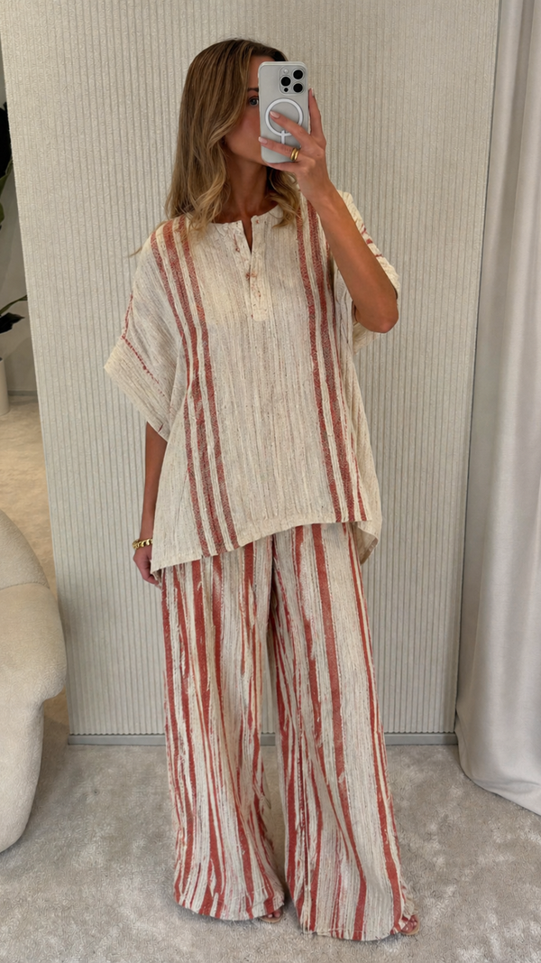 Taís - Conjunto Elegante Riscas Vermelhas